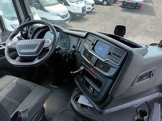 Vehicle image 5 / 5