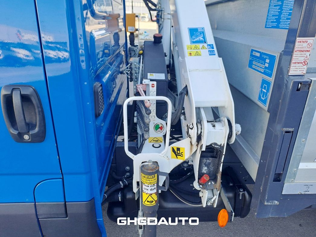 IVECO | DAILY 35C18 3.0 RIBALTABILE CON GRU E RADIOCOMANDO