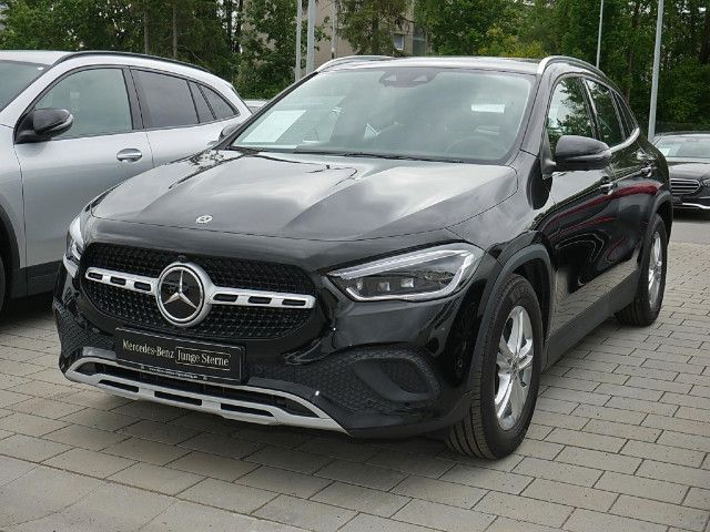 Mercedes-Benz GLA 220