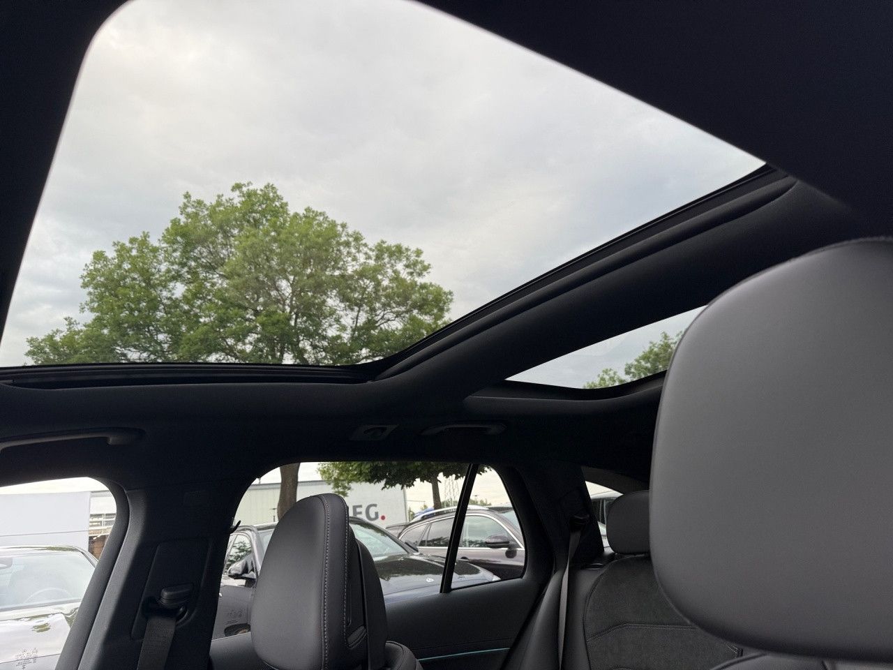 Mercedes-Benz E-Klasse – Bild 17