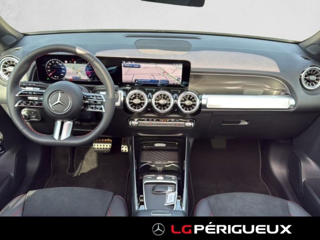 Photo du v&eacute;hicule 9 / 18