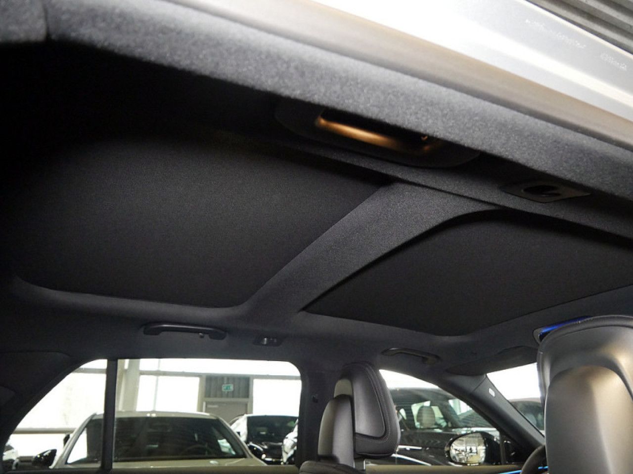 Mercedes-Benz E-Klasse – Bild 8