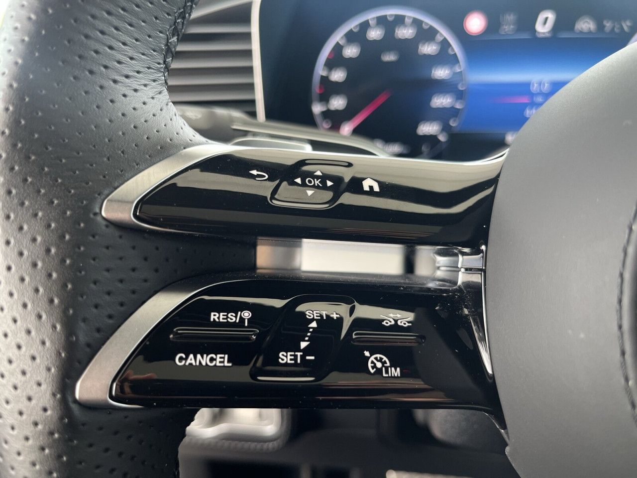 Mercedes-Benz GLS – Bild 13
