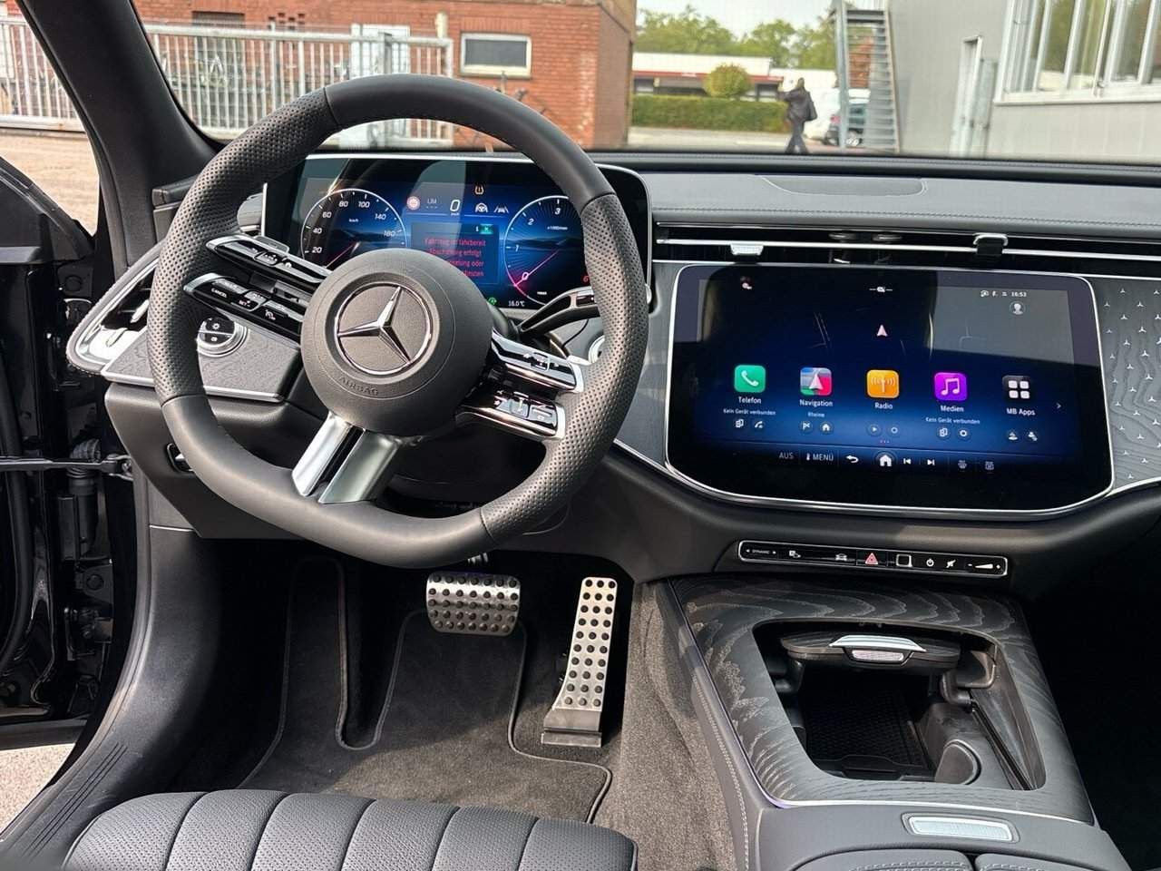 Mercedes-Benz E-Klasse – Bild 8