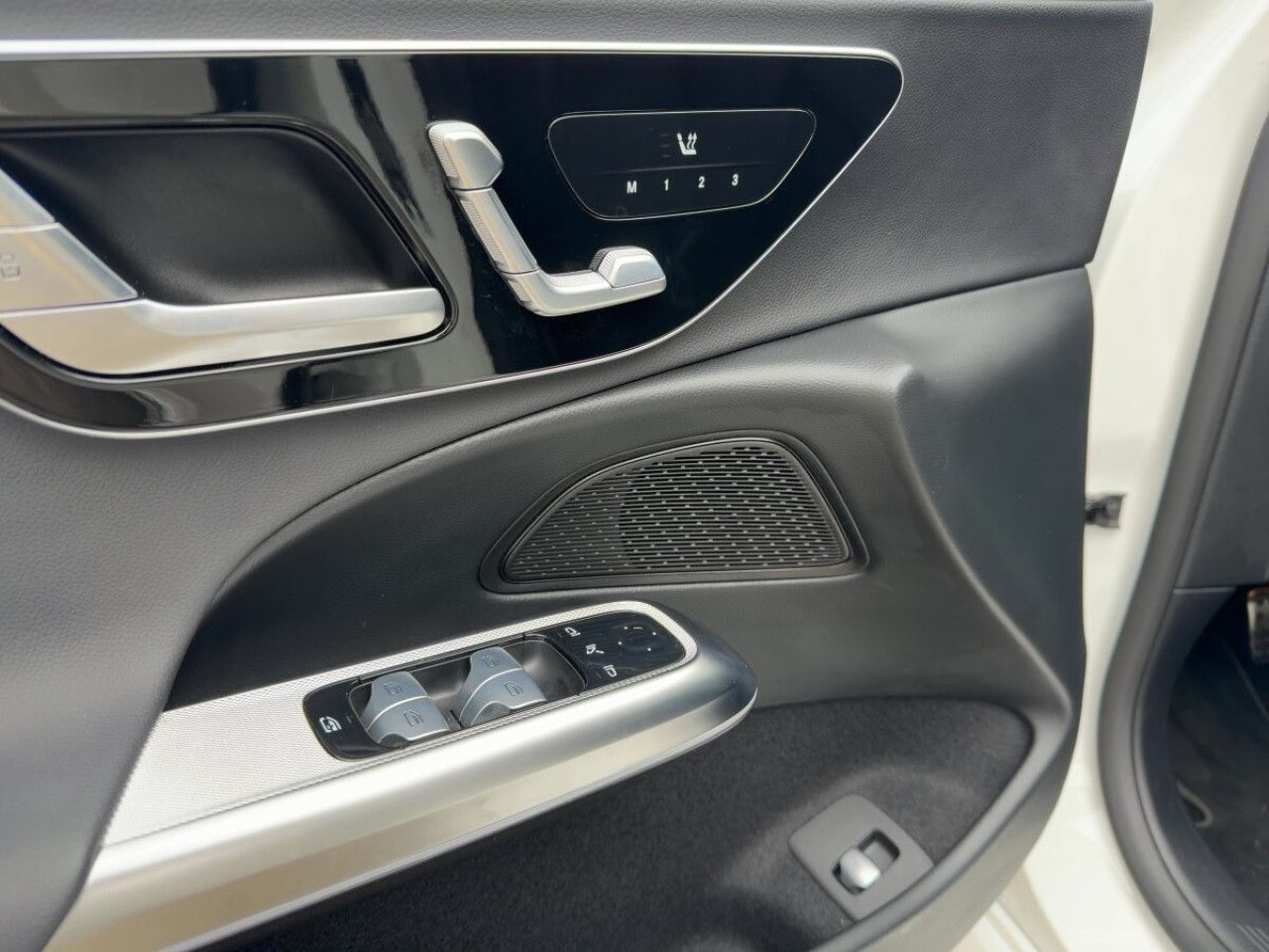 Mercedes-Benz E-Klasse – Bild 12
