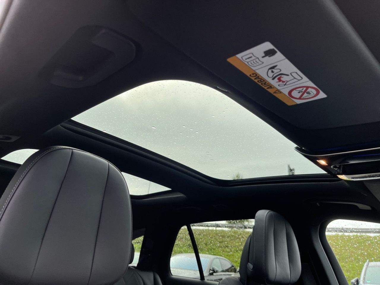 Mercedes-Benz E-Klasse – Bild 16