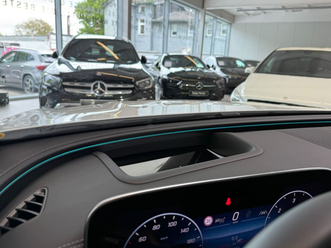 Mercedes-Benz E-Klasse – Bild 28
