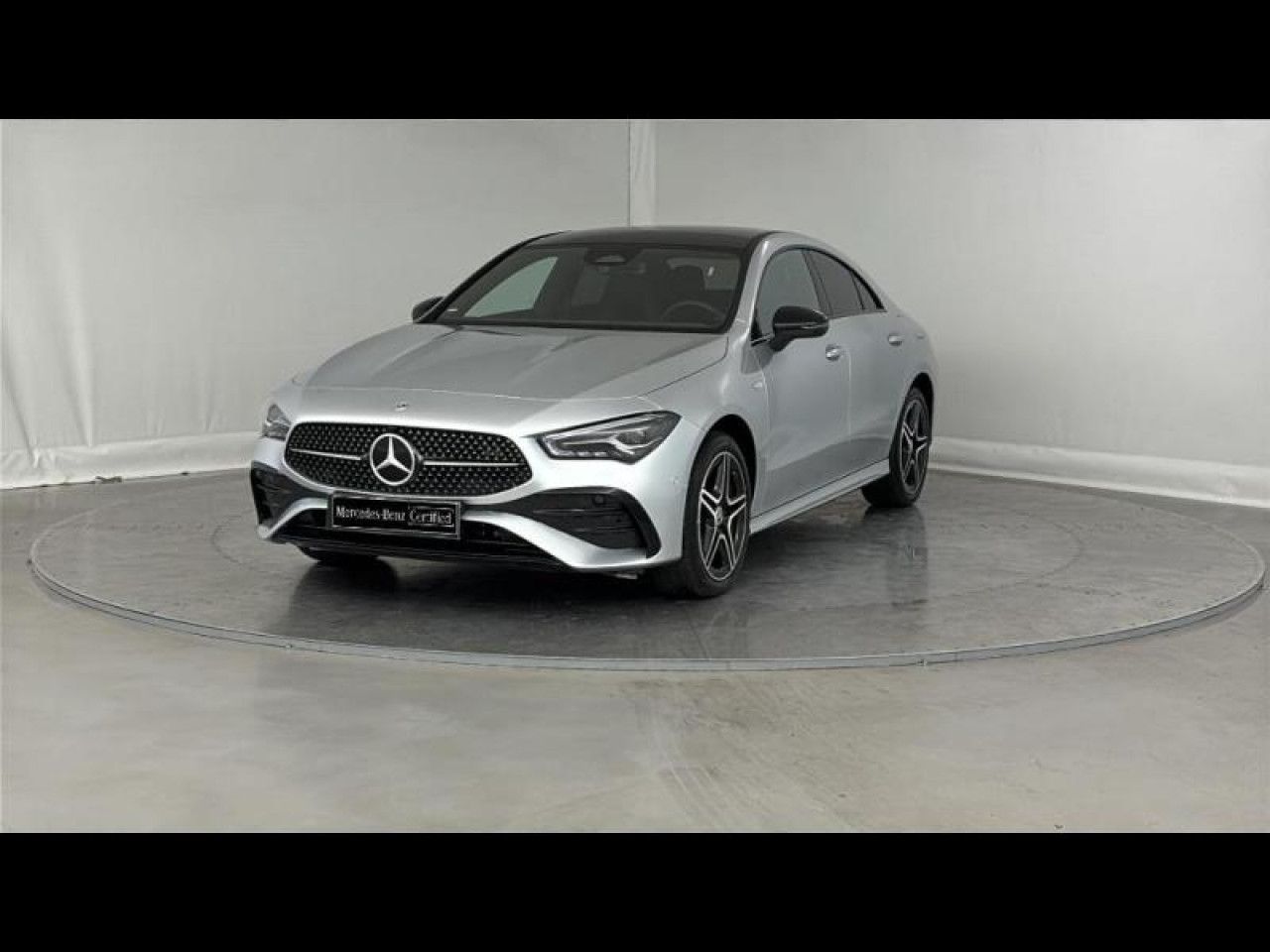 Photo du v&eacute;hicule 1 / 18