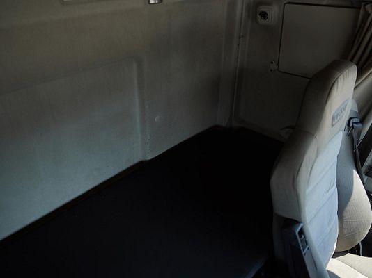 Vehicle image 13 / 15