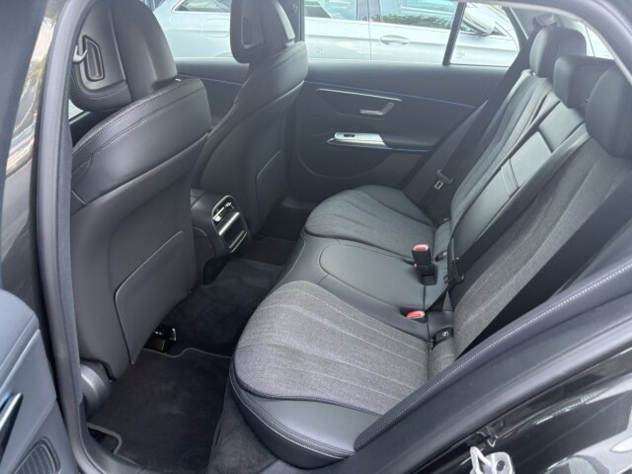 Mercedes-Benz E-Klasse – Bild 14