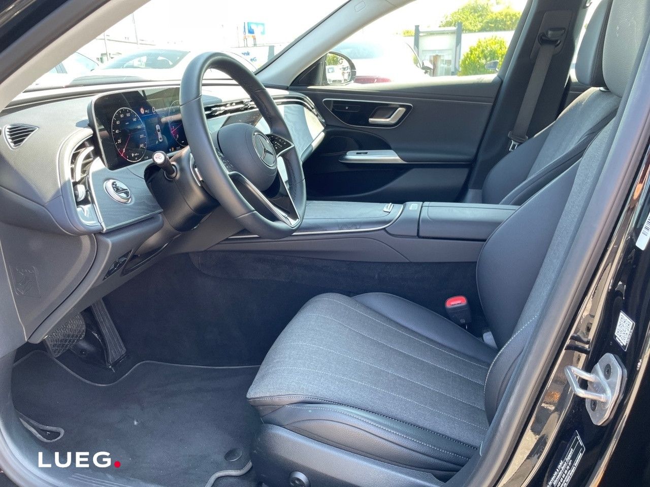 Mercedes-Benz E-Klasse – Bild 17