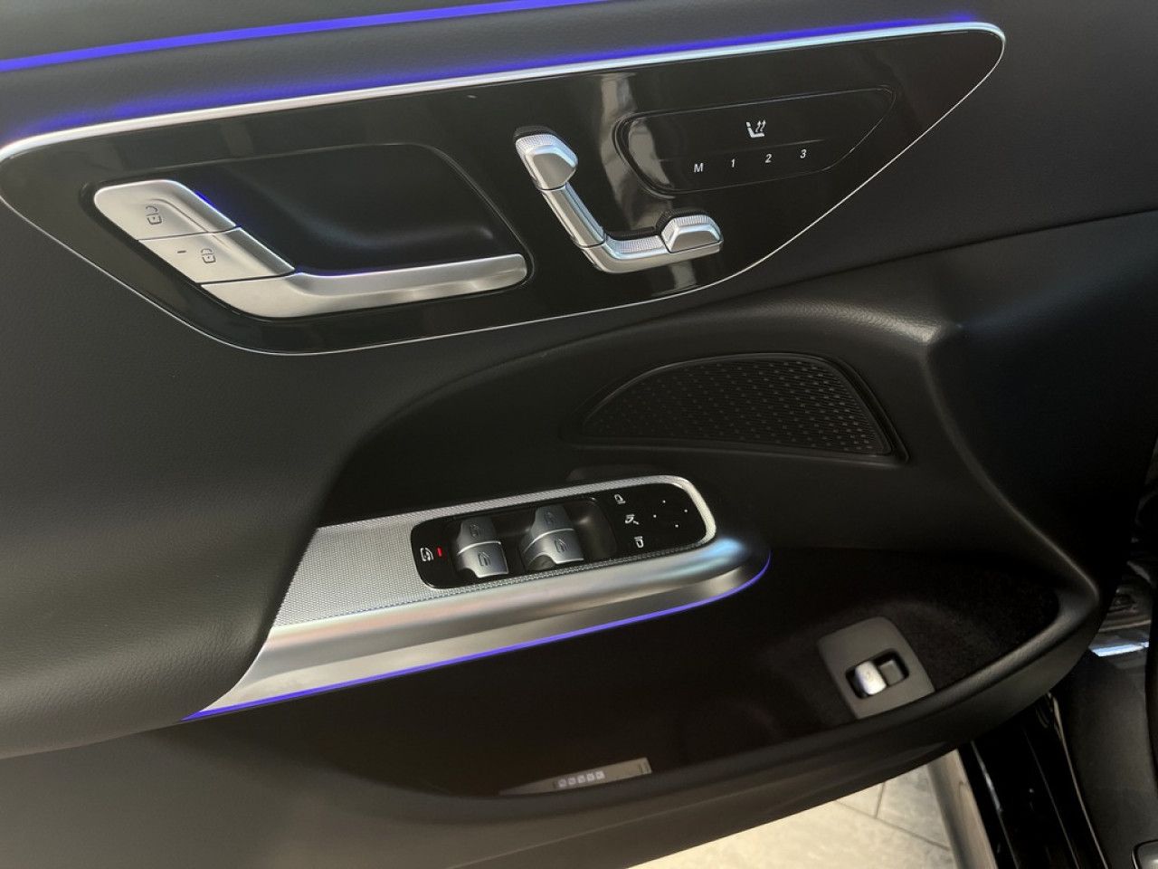 Mercedes-Benz E-Klasse – Bild 12