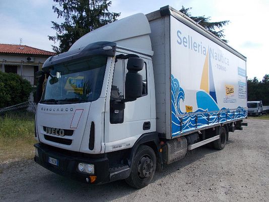 Vehicle image 1 / 12