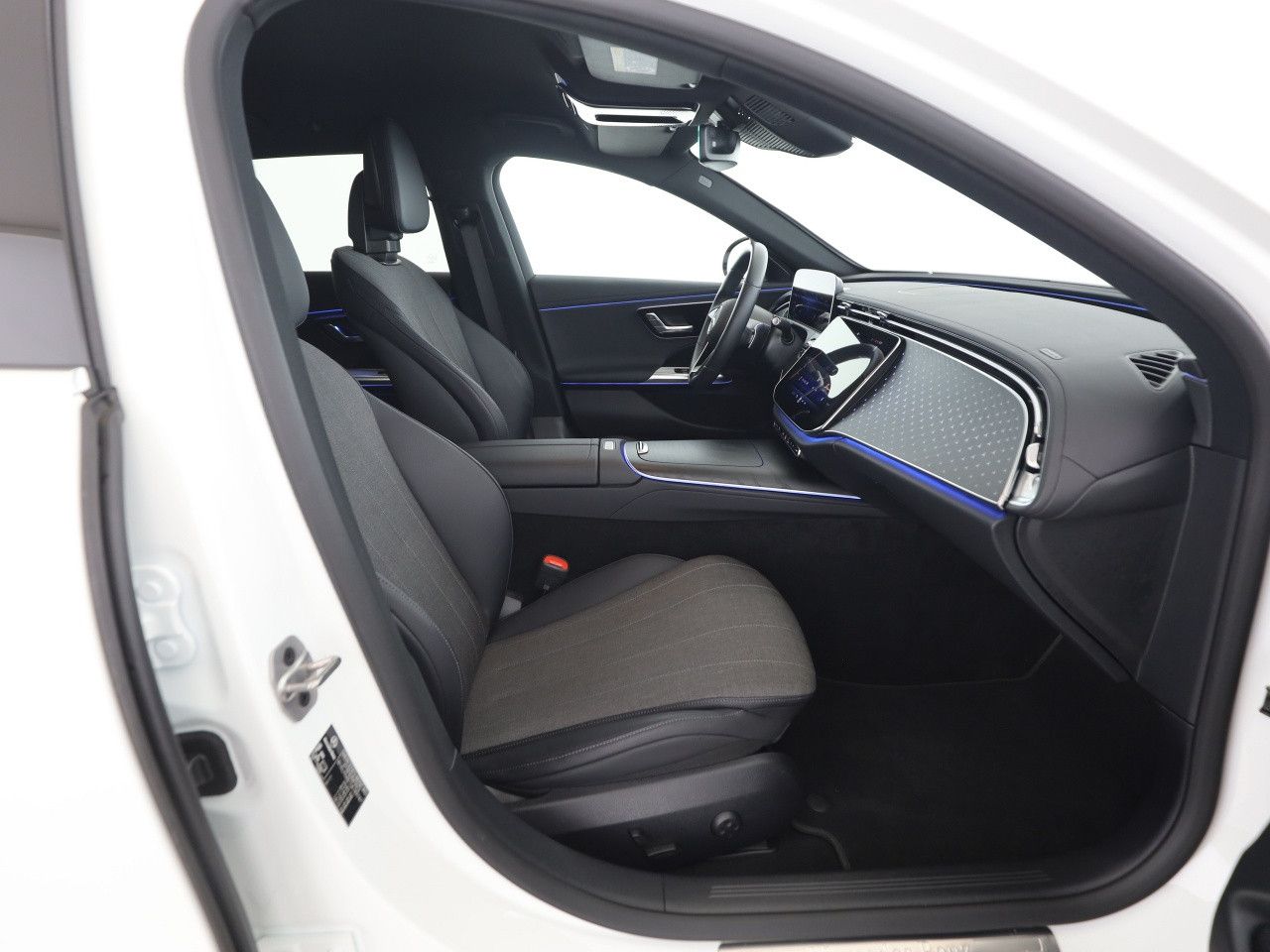 Mercedes-Benz E-Klasse – Bild 11
