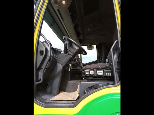 Vehicle image 3 / 17