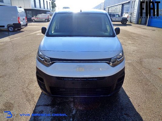 Vehicle image 2 / 15