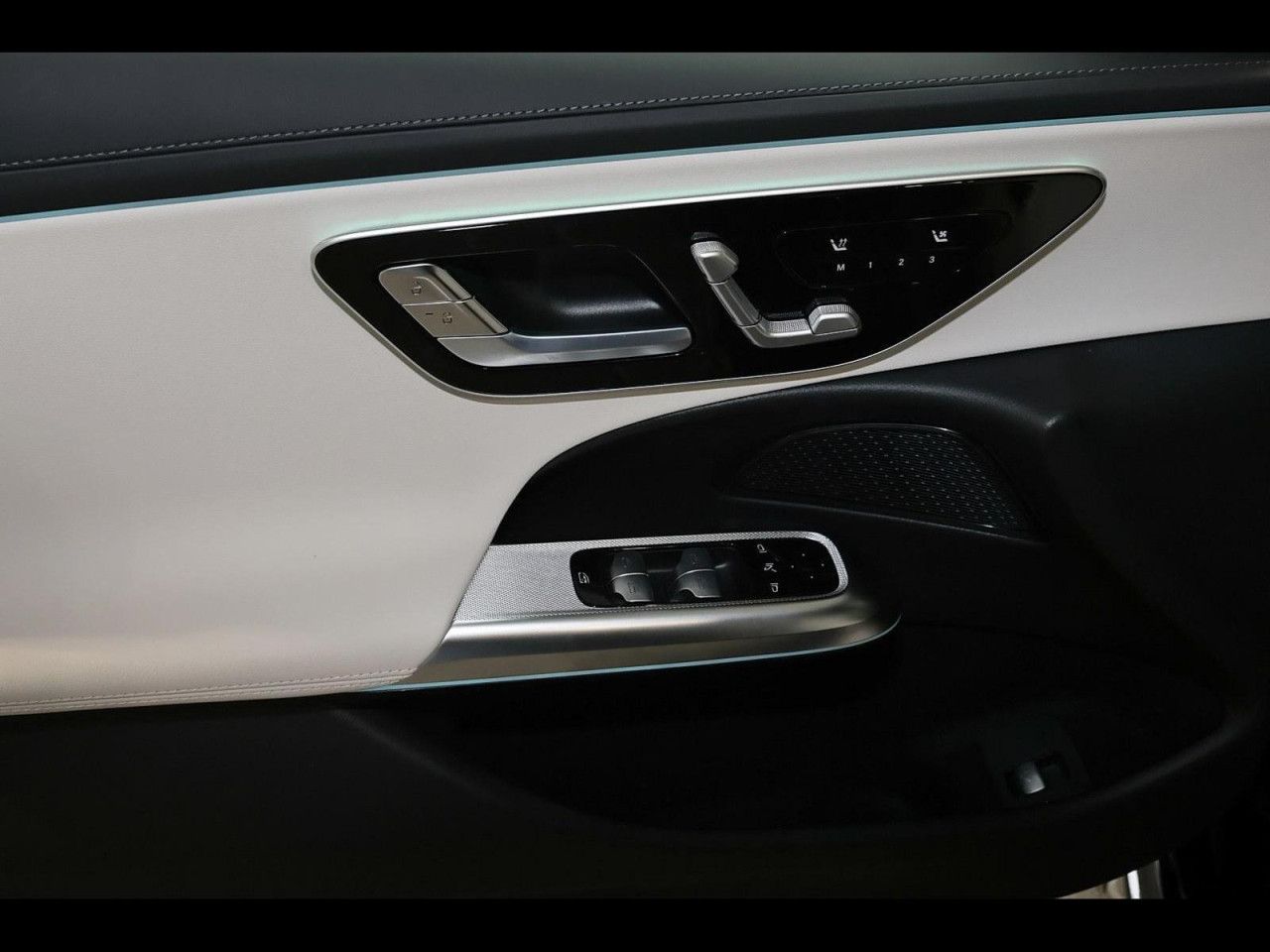 Mercedes-Benz E-Klasse – Bild 12