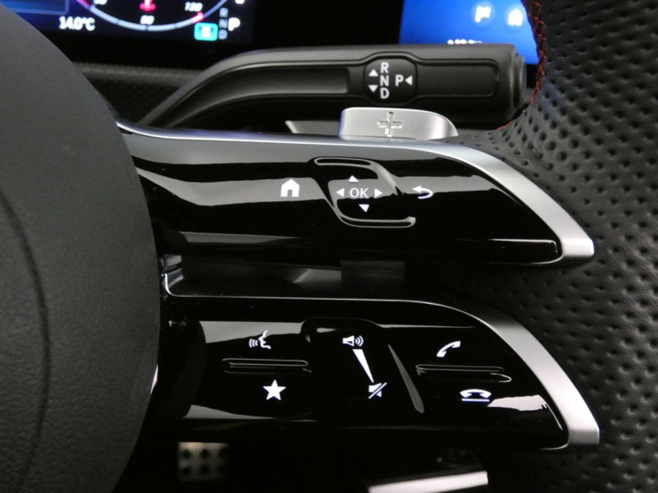 Photo du v&eacute;hicule 16 / 18