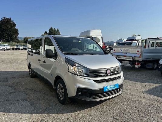 Vehicle image 2 / 15