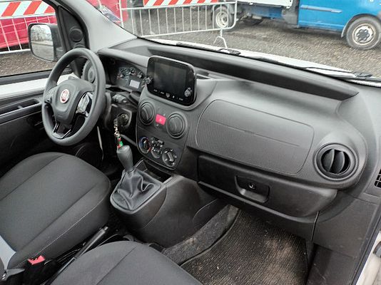 Vehicle image 5 / 5