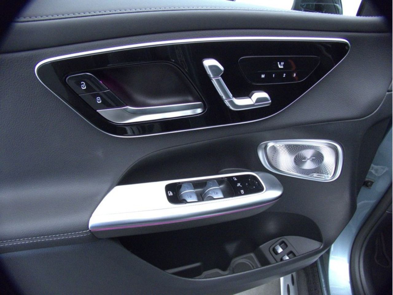 Photo du v&eacute;hicule 2 / 18