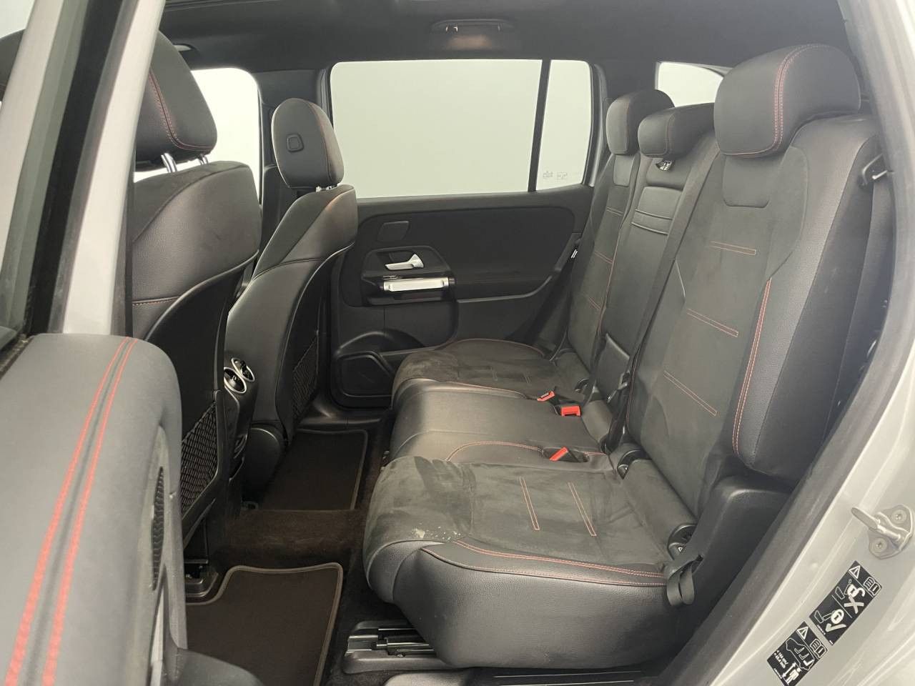 Photo du v&eacute;hicule 16 / 18