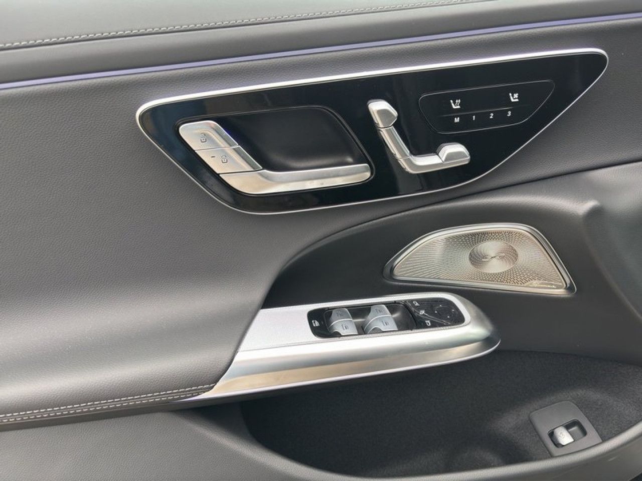 Mercedes-Benz E-Klasse – Bild 9