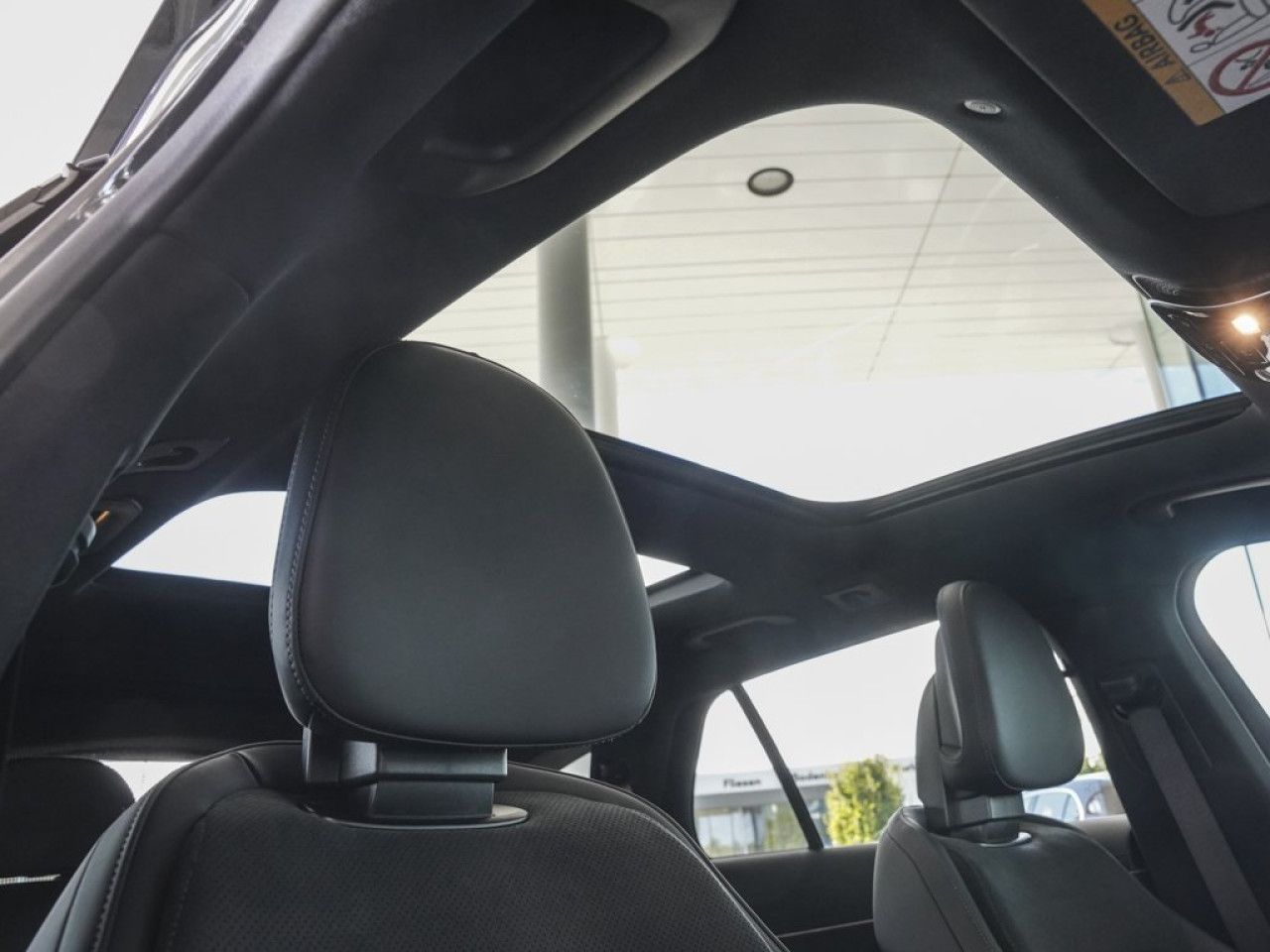 Mercedes-Benz E-Klasse – Bild 12