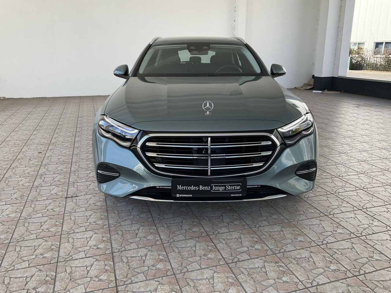 Mercedes-Benz E-Klasse – Bild 2