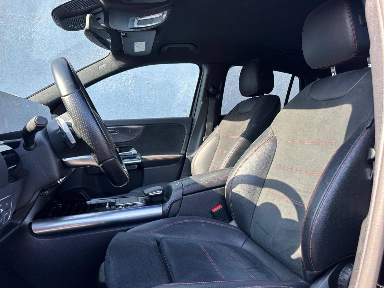 Photo du v&eacute;hicule 17 / 18