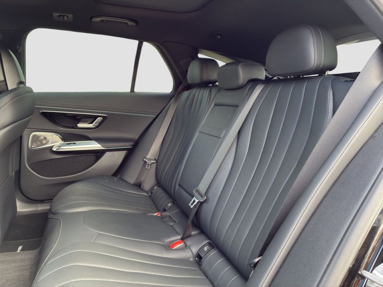 Mercedes-Benz E-Klasse – Bild 12