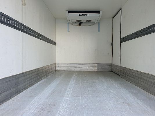 Vehicle image 7 / 10