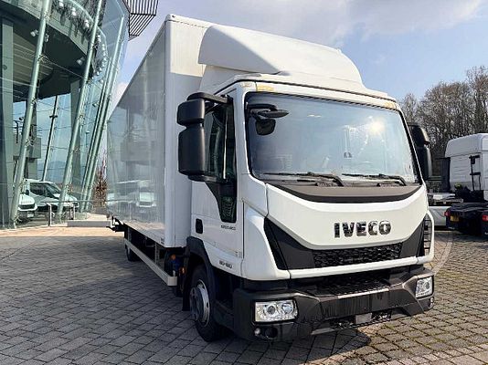 Vehicle image 3 / 11