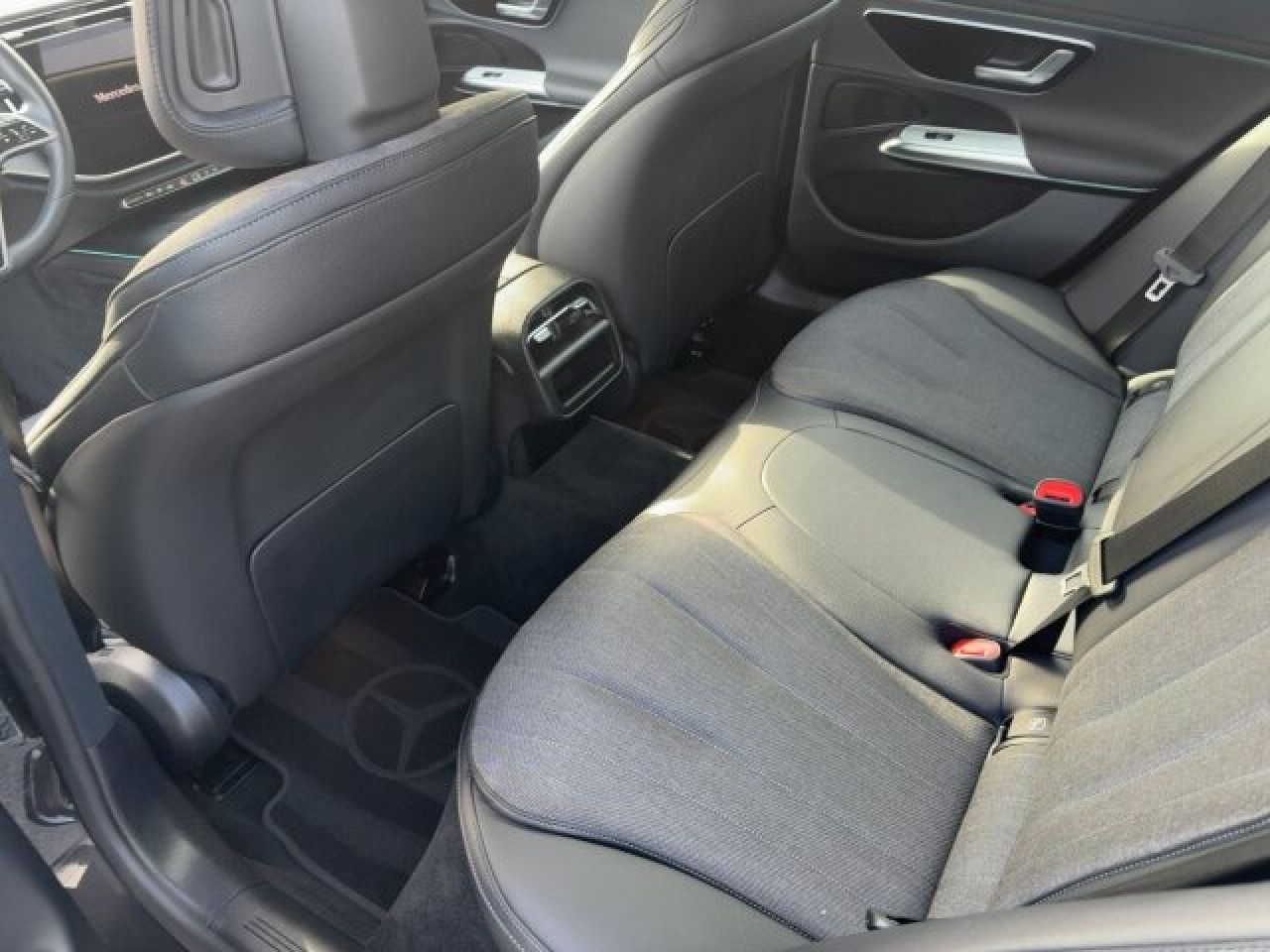 Mercedes-Benz E-Klasse – Bild 10