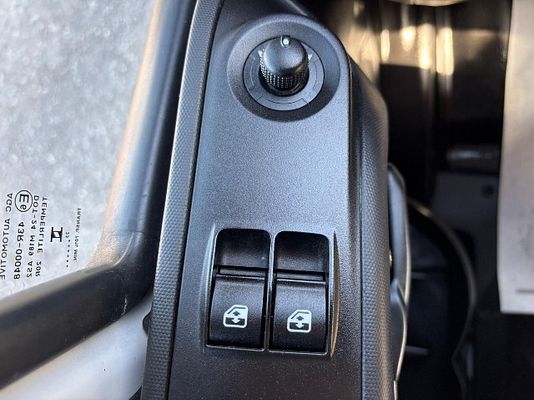 Vehicle image 13 / 14