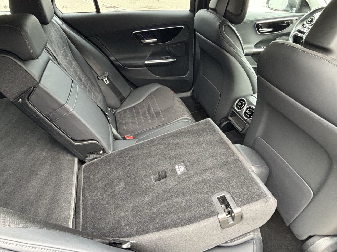 Mercedes-Benz C-Klasse – Bild 18