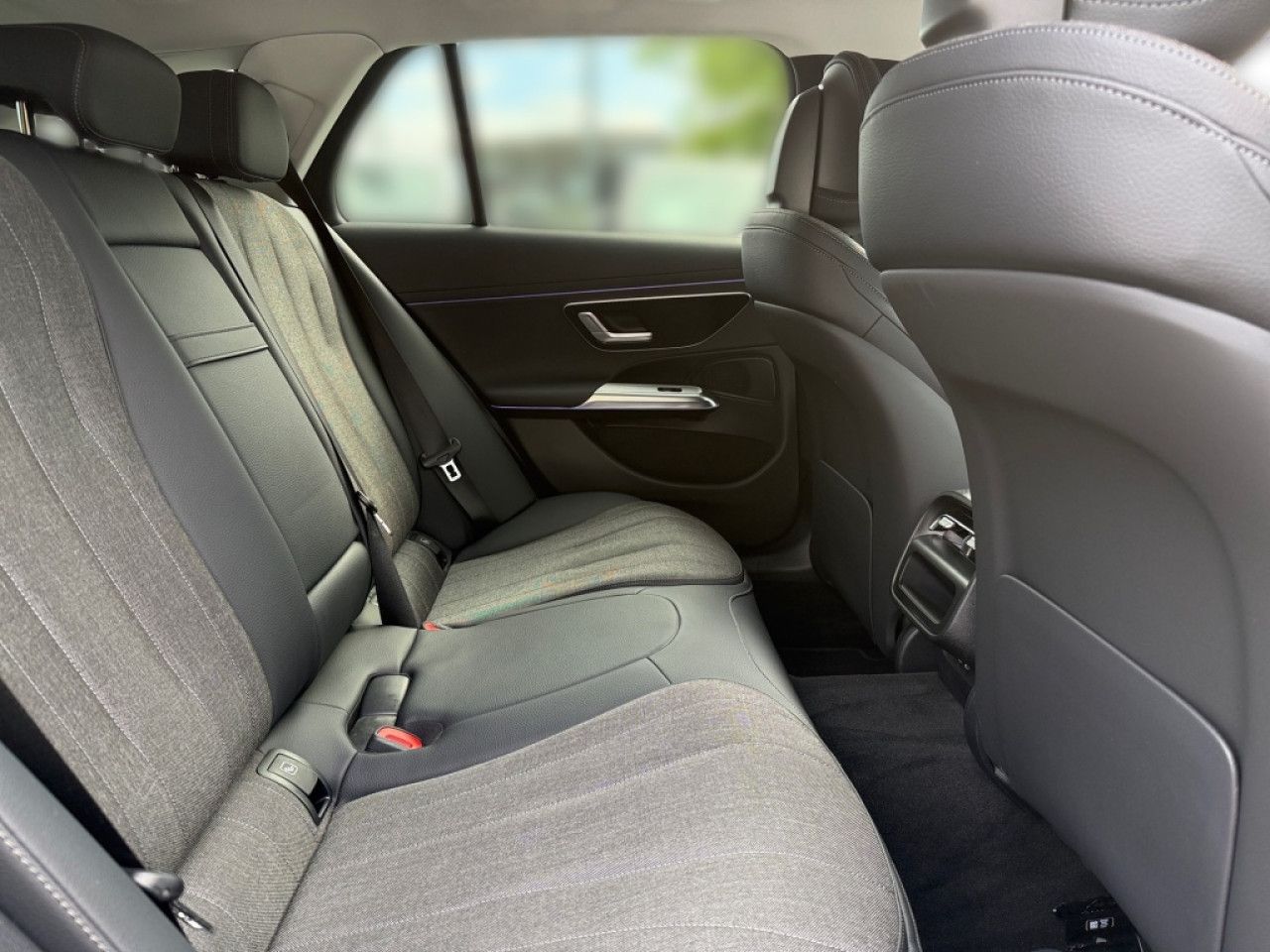 Mercedes-Benz E-Klasse – Bild 11