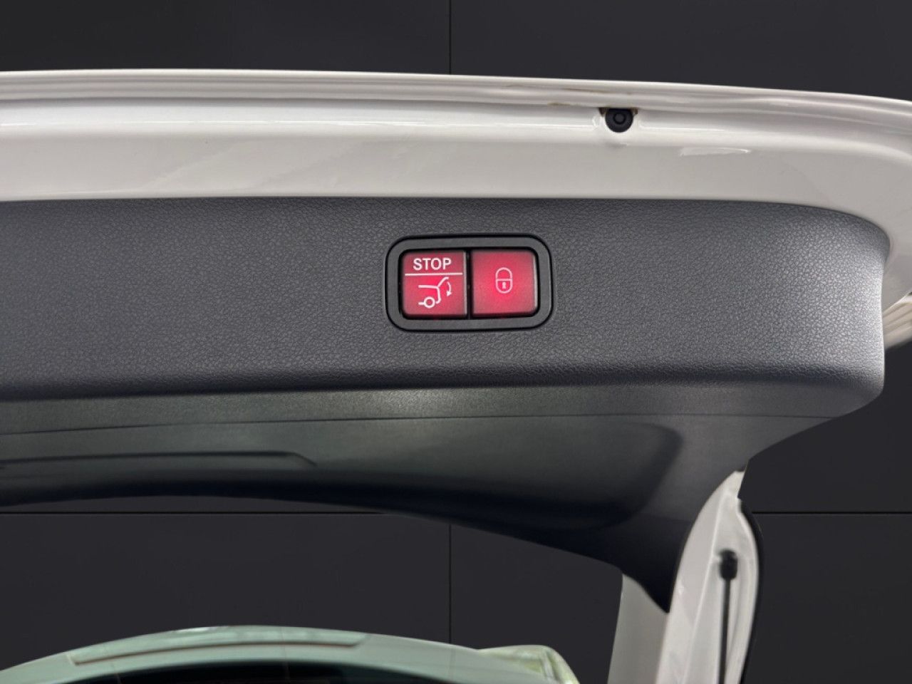 Mercedes-Benz E-Klasse – Bild 16