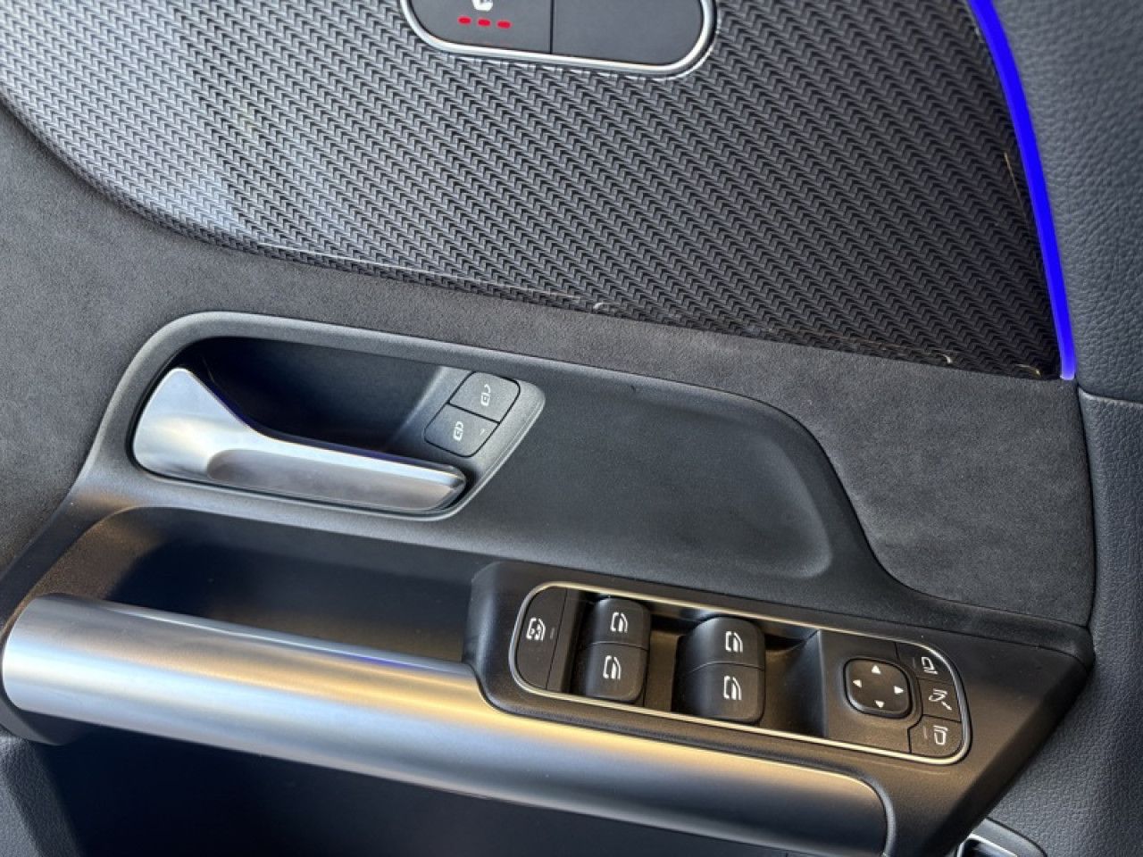 Photo du v&eacute;hicule 16 / 18