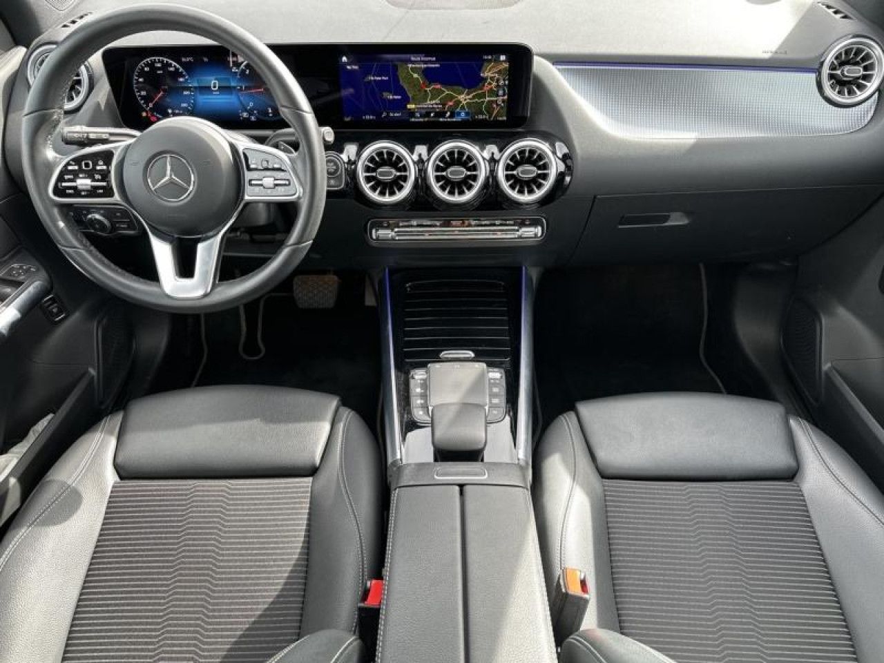 Photo du v&eacute;hicule 10 / 18