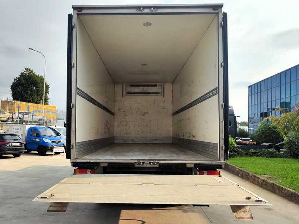 IVECO | 180E28/P ISOTERMICO CON FRIGO E SPONDA