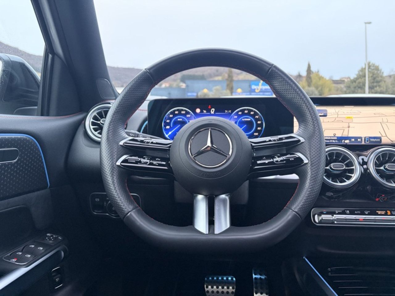 Photo du v&eacute;hicule 12 / 18