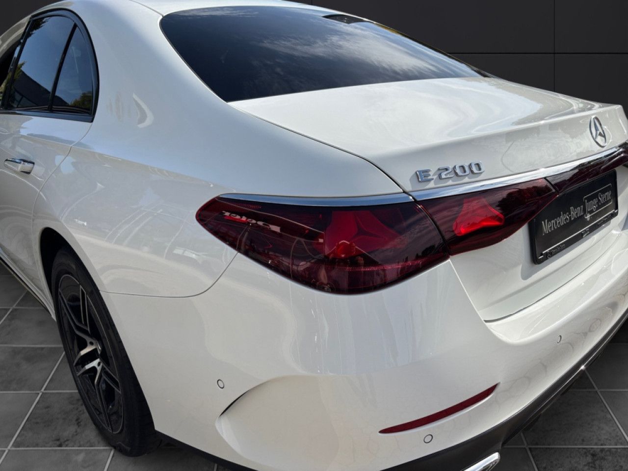 Mercedes-Benz E-Klasse – Bild 17
