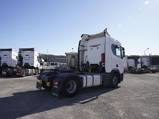 Vehicle image 5 / 13