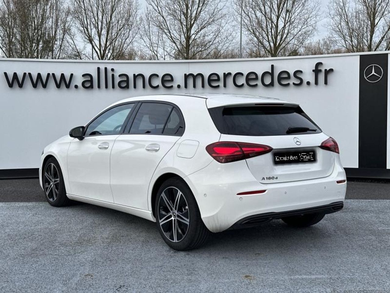 Photo du v&eacute;hicule 3 / 18