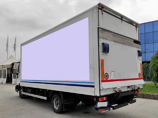 Vehicle image 4 / 11