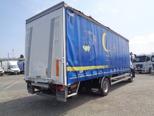 Vehicle image 5 / 15