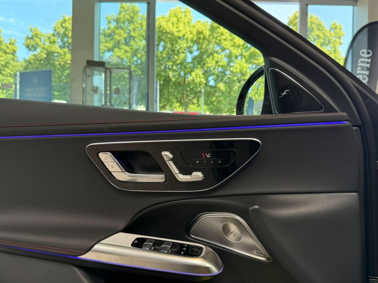 Mercedes-Benz E-Klasse – Bild 14