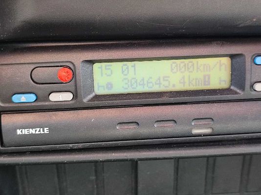 Vehicle image 8 / 10