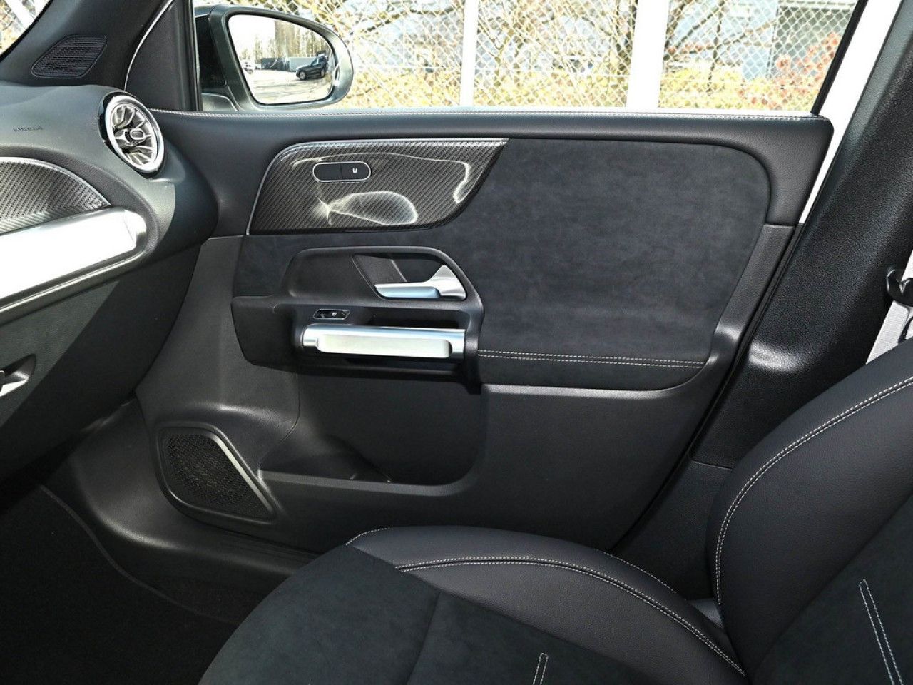 Mercedes-Benz GLB – Bild 14